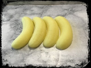 6 Mini banana halves