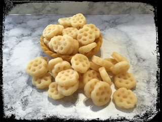 Wax honeycomb cereal