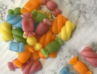 24 Wax mini puffy marshmallow candy
